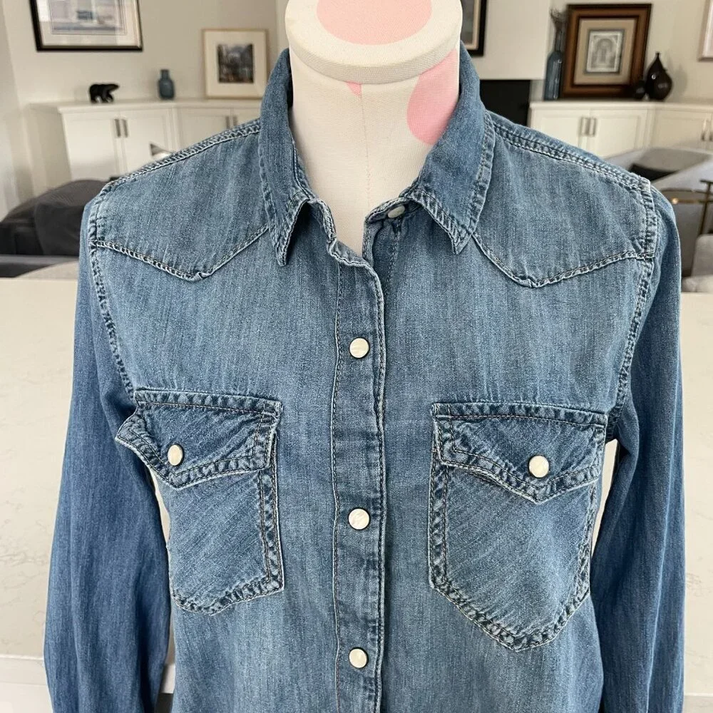 GAP Denim LS Western Cowgirl Denim Shirt Pearl Snap Close Med Wash Indigo Blue S - Picture 3 of 12